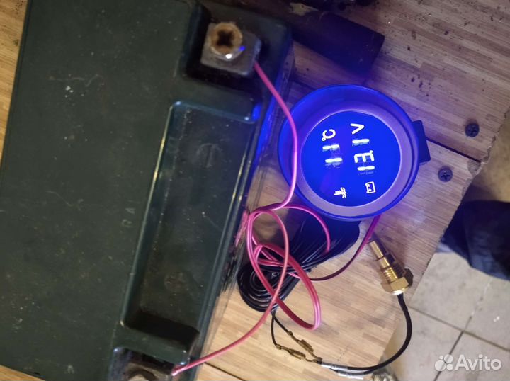 Датчик температуры и уровня заряда акб