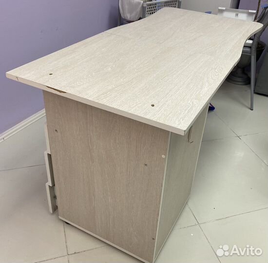 Маникюрный стол складной бу