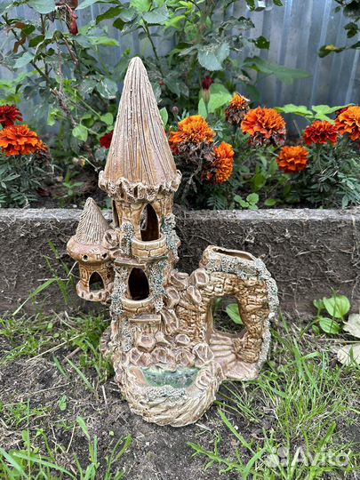 Замок для аквариума