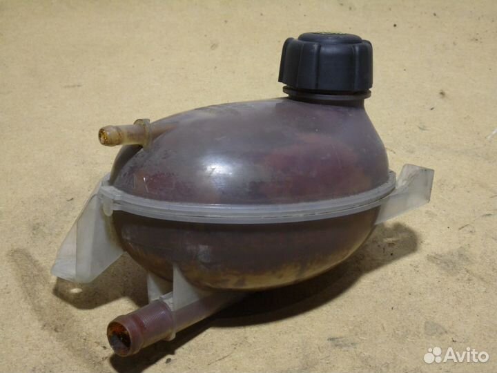 Расширительный бачок антифриза Рено Логан 2