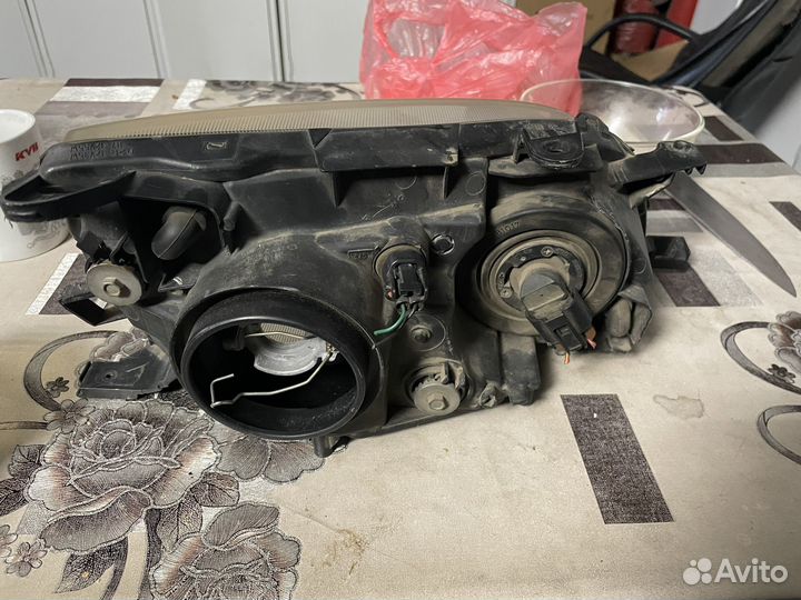 Фары на toyota caldina