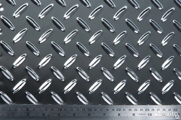 Лист нержавеющий рифленый 3,4х1250х2500мм aisi304