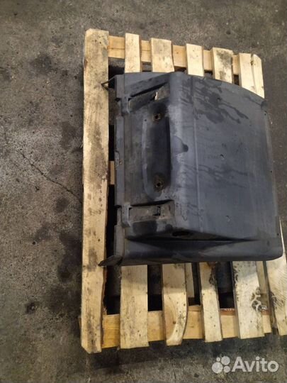 Подкрылок MAN TGX 2008 81664106599