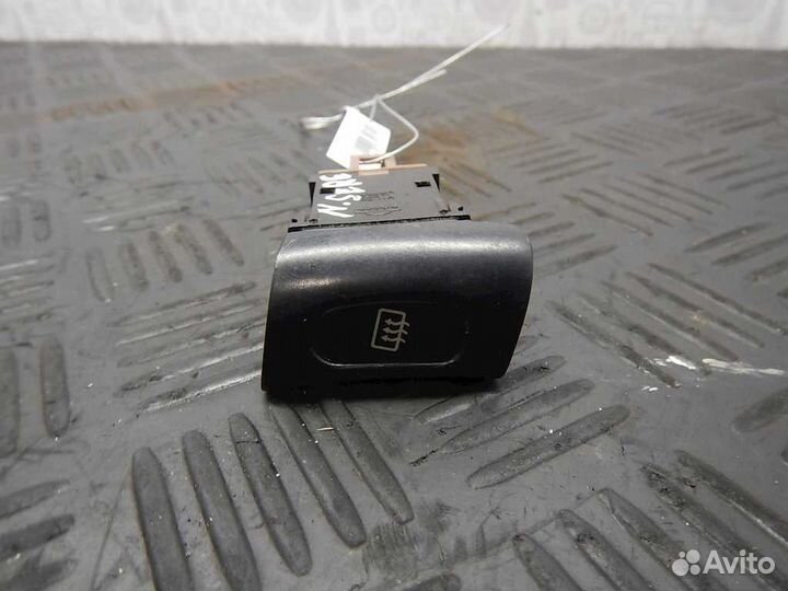 Кнопка обогрева заднего стекла Nissan Serena