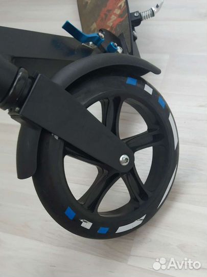 Двухколесный самокат Fish