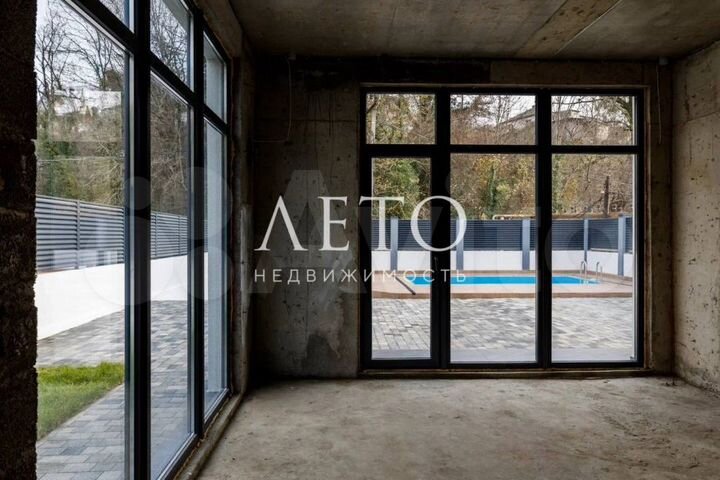 Дом 170 м² на участке 4,3 сот.