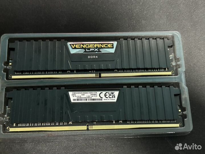 Оперативная память DDR4 Corsair Vengeance LPX