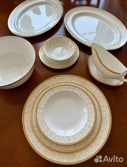 Сервиз Wedgwood Celestial Gold