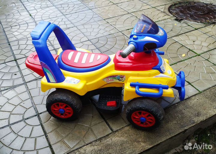 Детский электро-квадроцикл на аккумуляторе