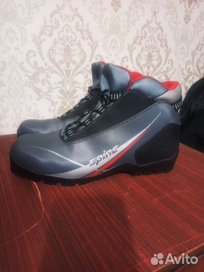Лыжные ботинки