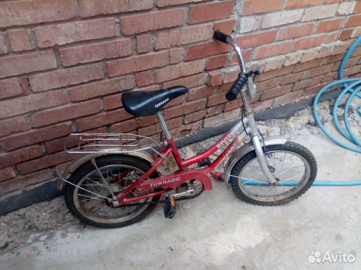 Детский велосипед четырехколесный