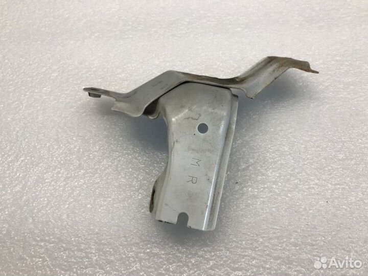 Кронштейн крыла передний правый Mazda 3Bl седан