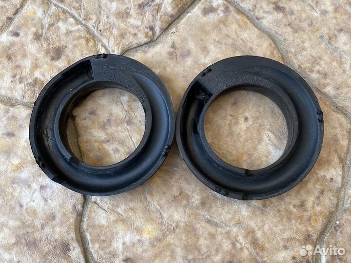 Проставка задних пружин Mercedes C-Class W203