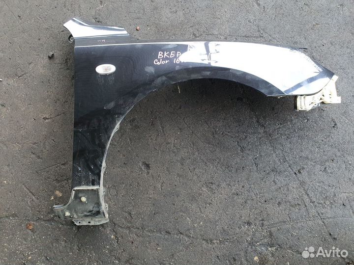 Крыло перед право c Mazda Axela bkep LF-DE