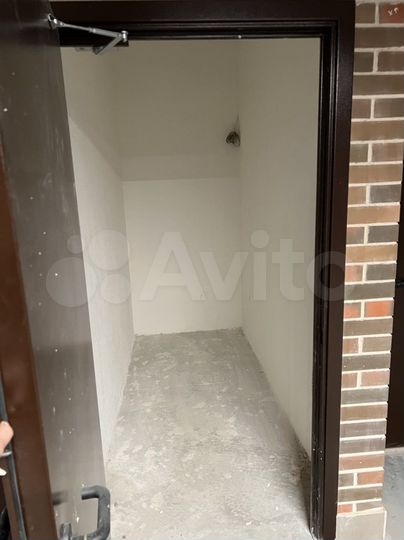 Машиноместо, 18 м²