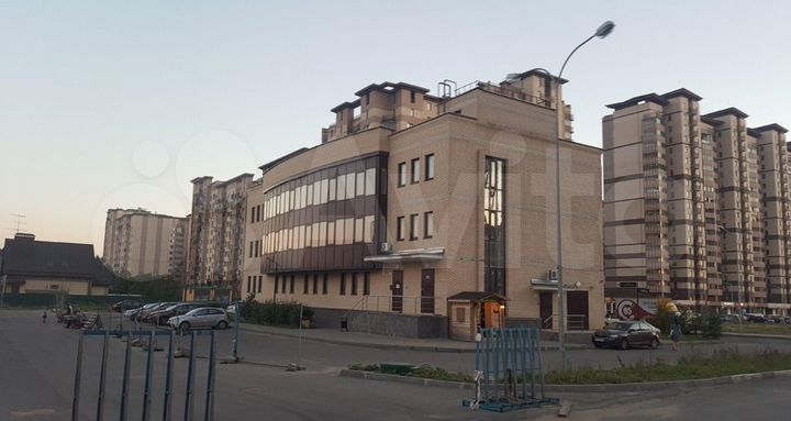 Здание,офис 1476 м²