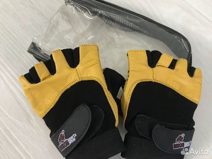 Спортивные перчатки Bison