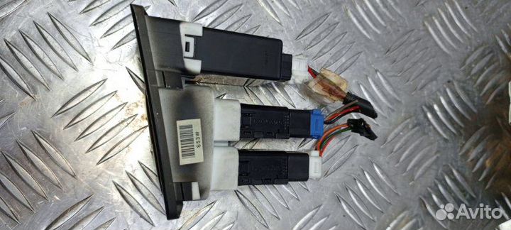 Блок кнопок Kia Sportage 2 SUV 2.0 G4GC 2007