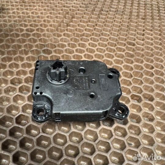 Сервопривод заслонок печки Ford Focus BM iqdb