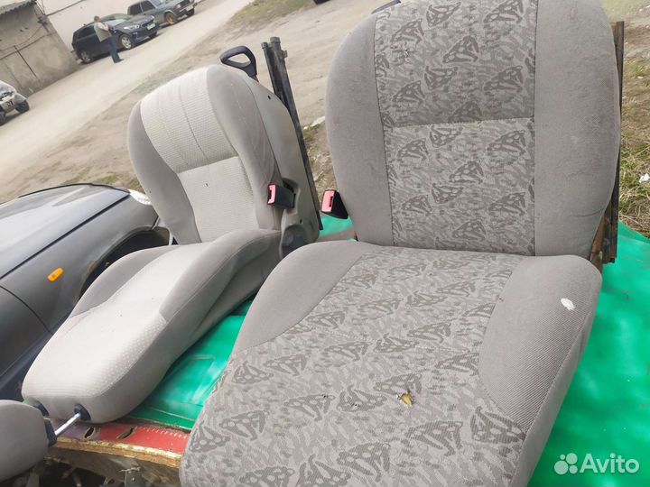 Передние сидения калина 1