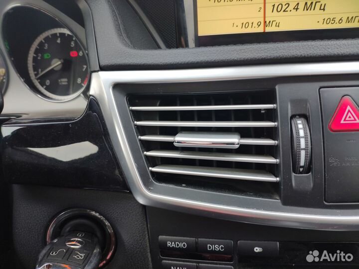 Декор дефлектор торпеды наклада Mercedes-Benz W212