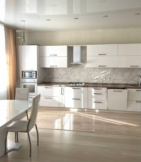 3-к. квартира, 108,1 м², 1/6 эт.