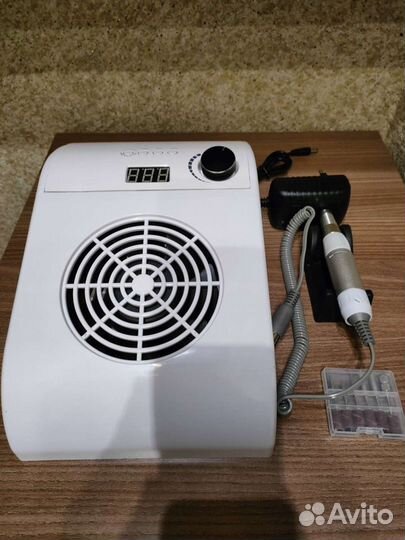 3 в 1 LED лампа, пылесос, аппарат для маникюра