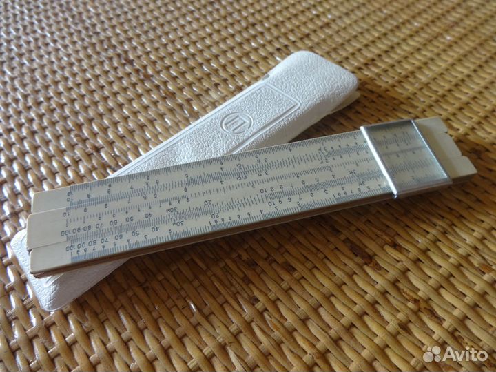 Две Логарифмические линейки времён СССР