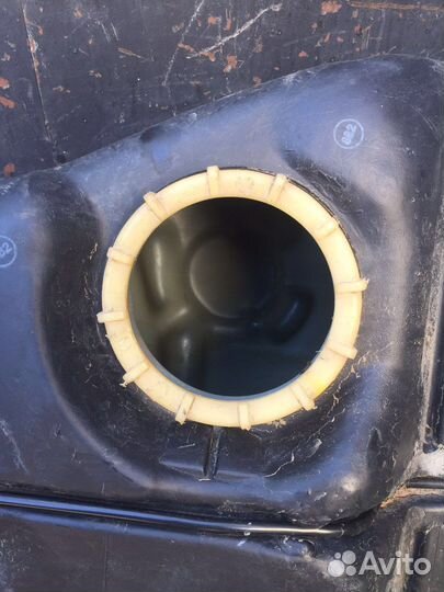 Бензобак ML w163