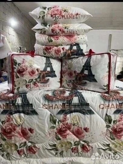 Постельное бельё с одеялом и подушками