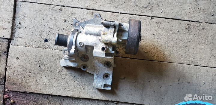 Помпа с корпусом в сборе Nissan x-trail т31