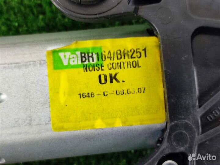 Мотор стеклоочистителя задний Mercedes Benz ML W1