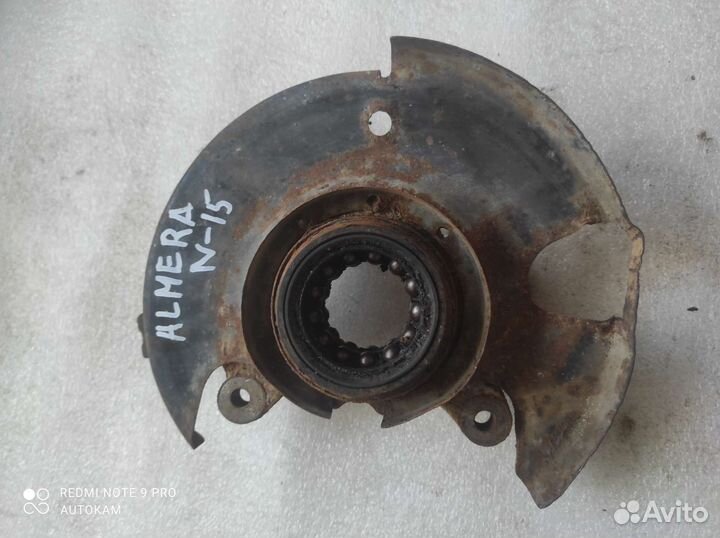 Кулак поворотный левый ступица Nissan Almera n15