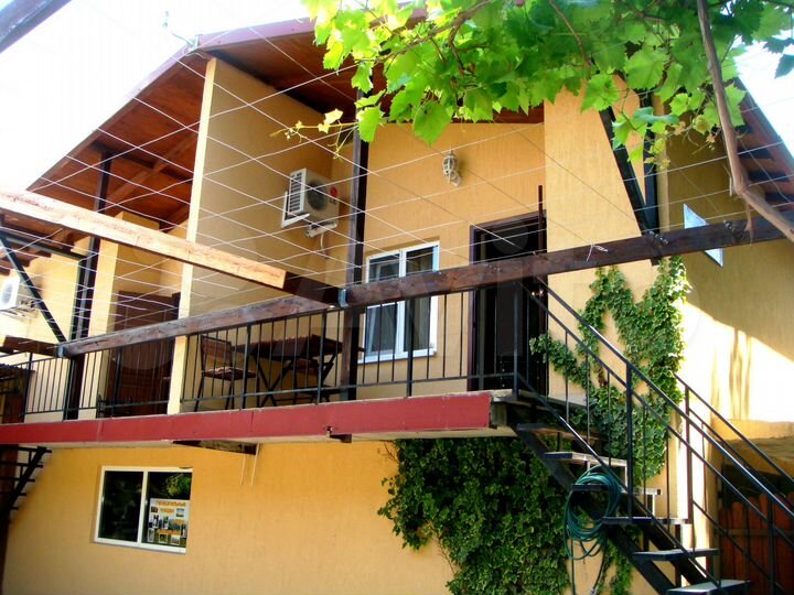 Комната 18 м² в 6-к., 1/1 эт.