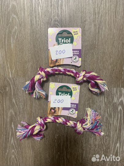 Лакомства и товары для собак