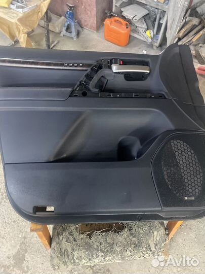 Обивка левой двери Toyota TLC 200 (2007-2015)