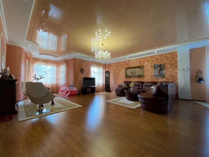 Коттедж 285,3 м² на участке 15 сот.