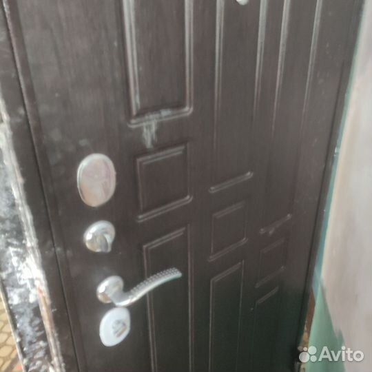 Дверь входная металлическая