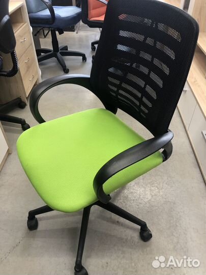 Кресло офисное «Ирис»