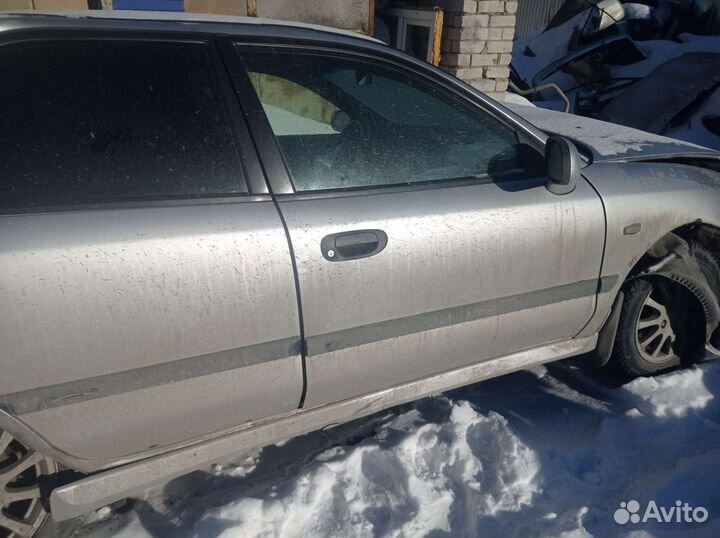 Дверь mitsubishi carisma