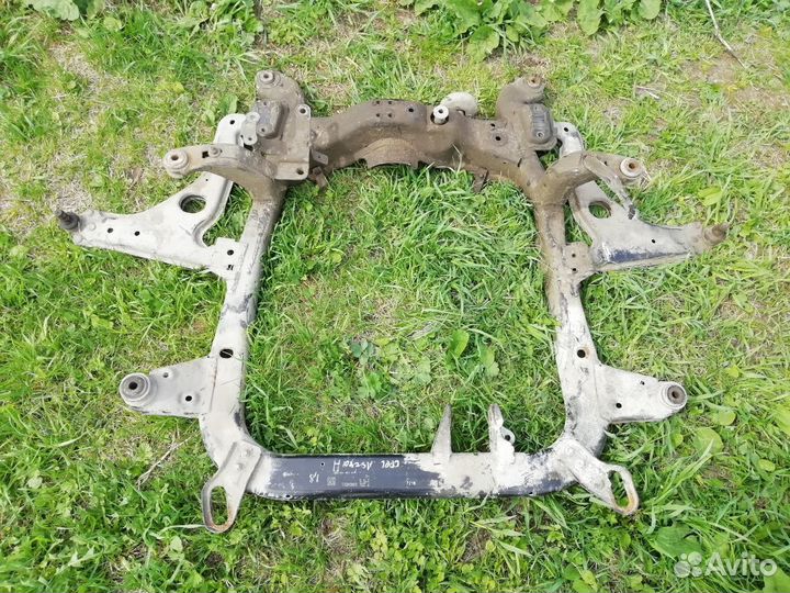 Подрамник передний Opel Astra H