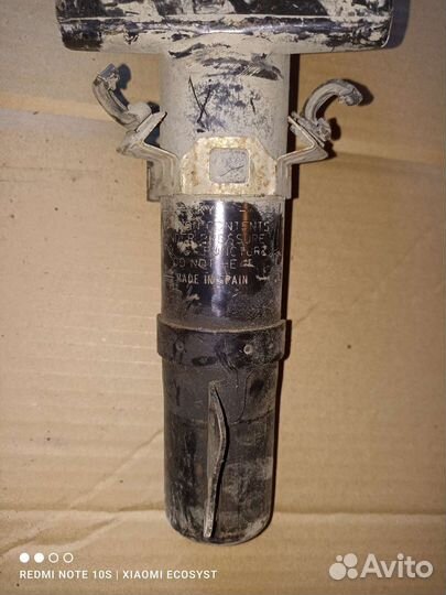 Амортизатор правый передний Skoda Fabia 2 2008 б.у