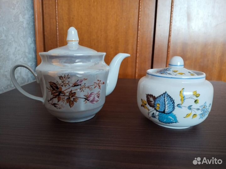 Заварочный чайник, сахарница