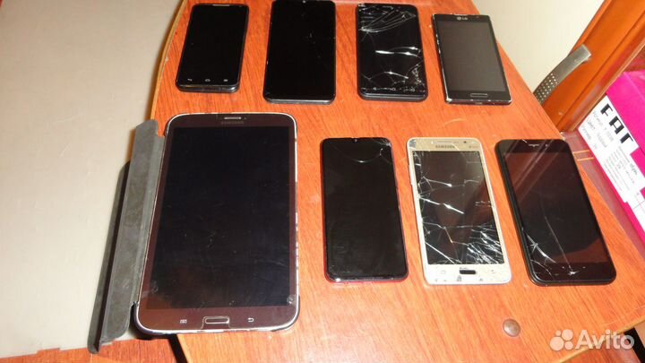 Планшет Самсунг Tab3-16Gb+смарты-9шт. в ремонт