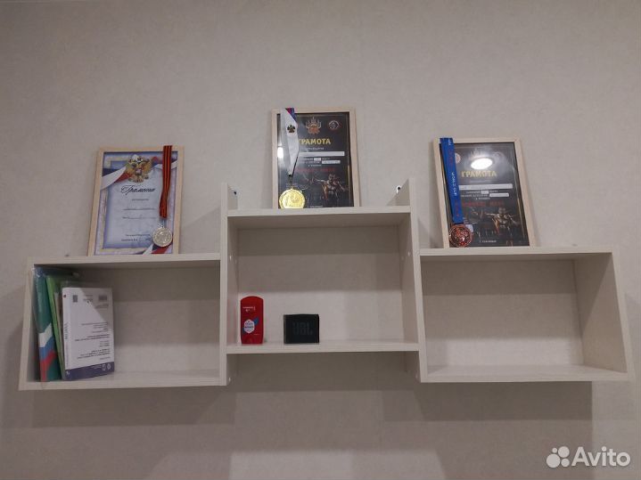 Полка настенная/навесная. Новыя