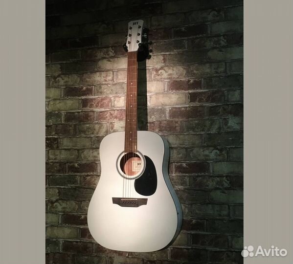 Акустические гитары в ассортименте