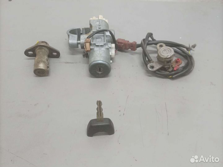 Замок зажигания Nissan Maxima A33 комплект
