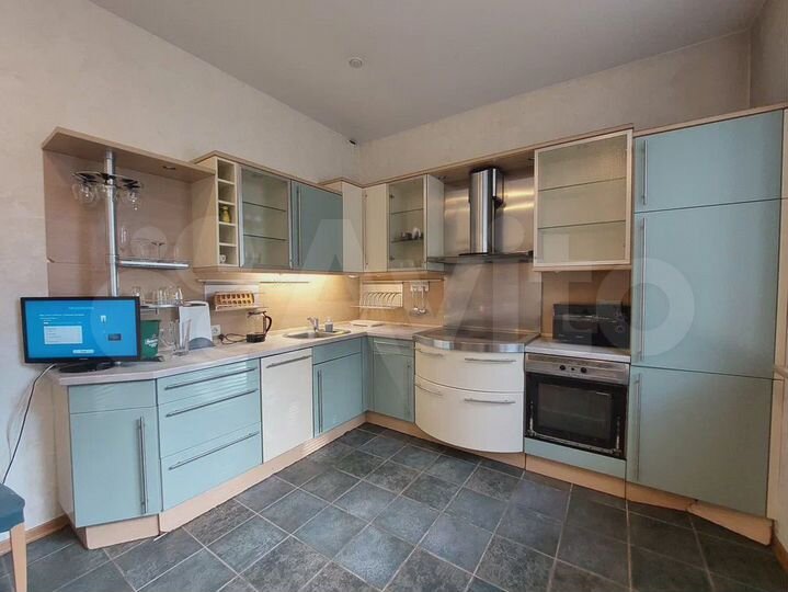 3-к. квартира, 114 м², 2/5 эт.