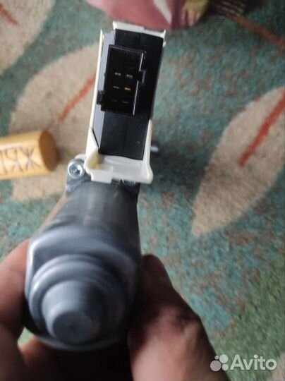 Мотор стеклоподьемника 2076264 Scania