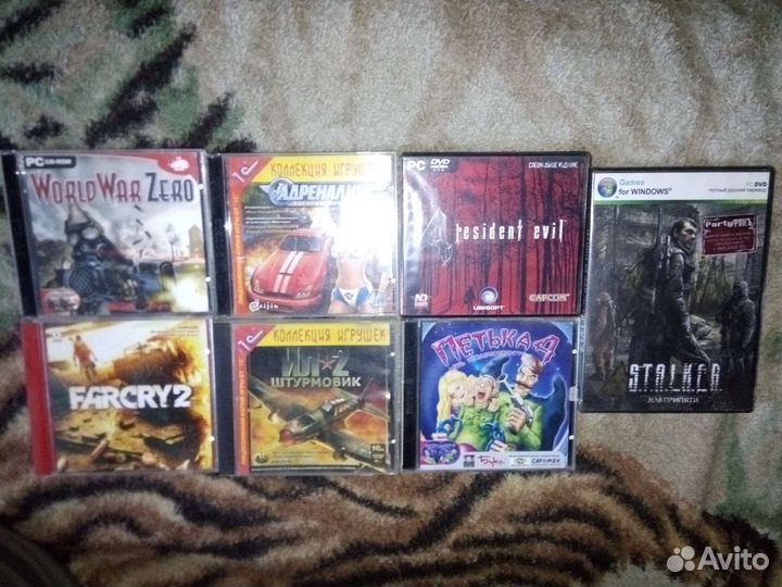 Диски с компьютерным играми. Лицензия